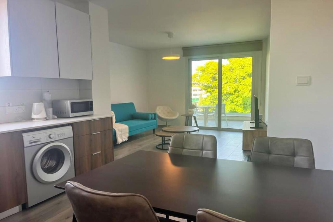 Phaedrus Living Coral Suites Aura Ларнака Экстерьер фото